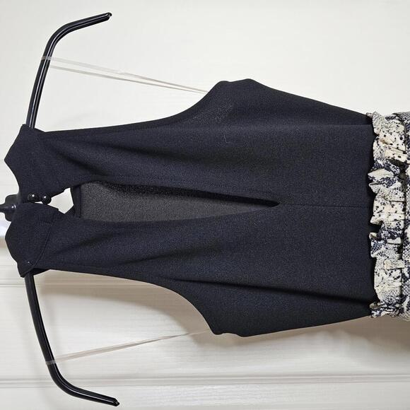 Stylish Black and Snake Print Jumper - Perfect for Any Occasion - Picture 4 of 9